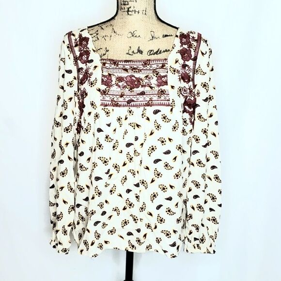 Entro | Burgundy Bandana Print Peasant Blouse - Picture 1 of 6